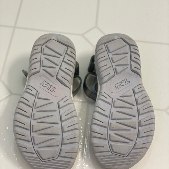 Teva x Christian Cowan Women's Hurricane XLT2 Metallic Silver Sandals - Picture 4 of 6